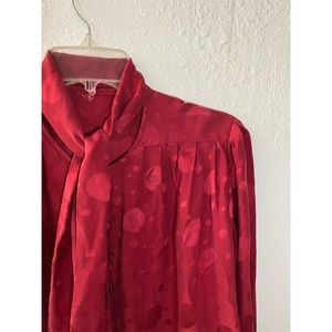 Beautiful vintage red fancy silky top🥀